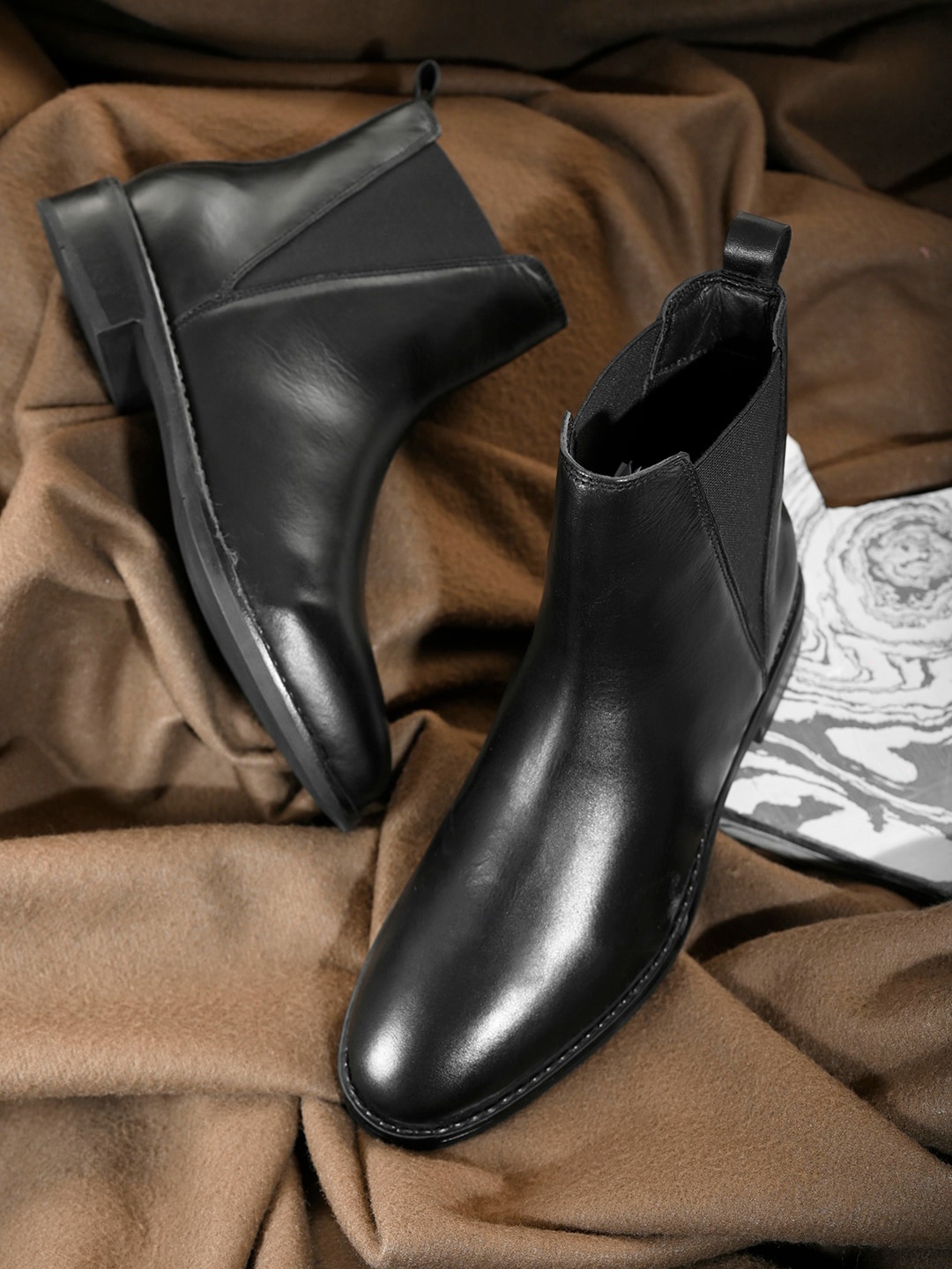 

DressBerry Women Leather Chelsea Boots, Black