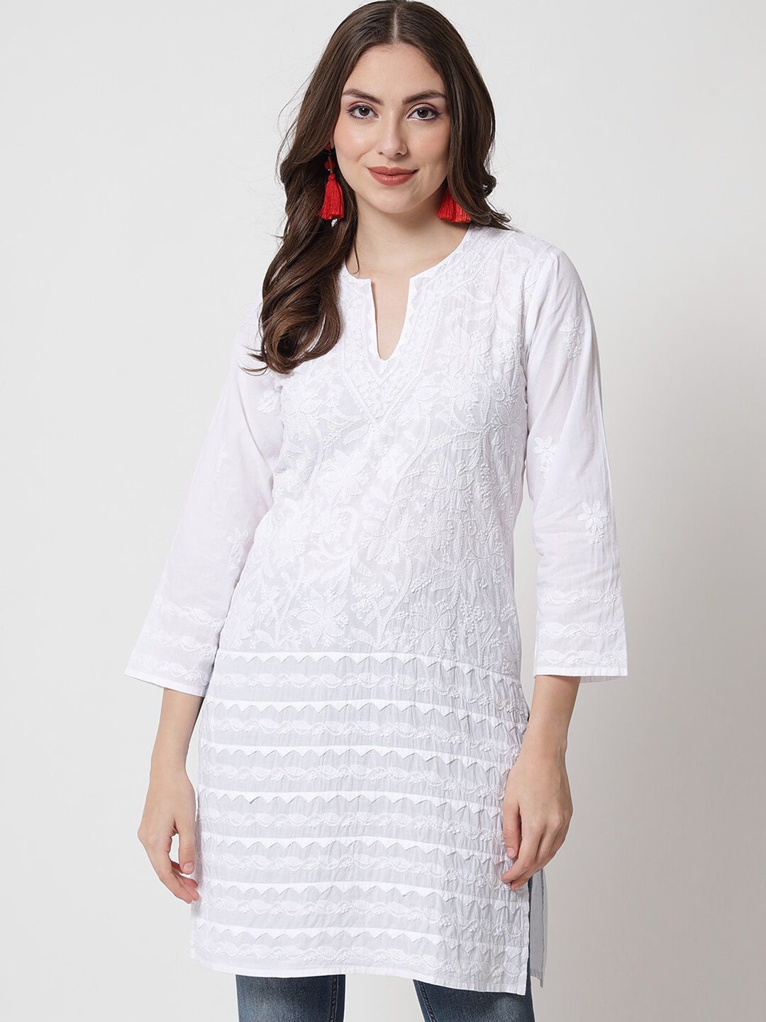 

PARAMOUNT CHIKAN Ethnic Motifs Embroidered Chikankari Pure Cotton Kurti, White