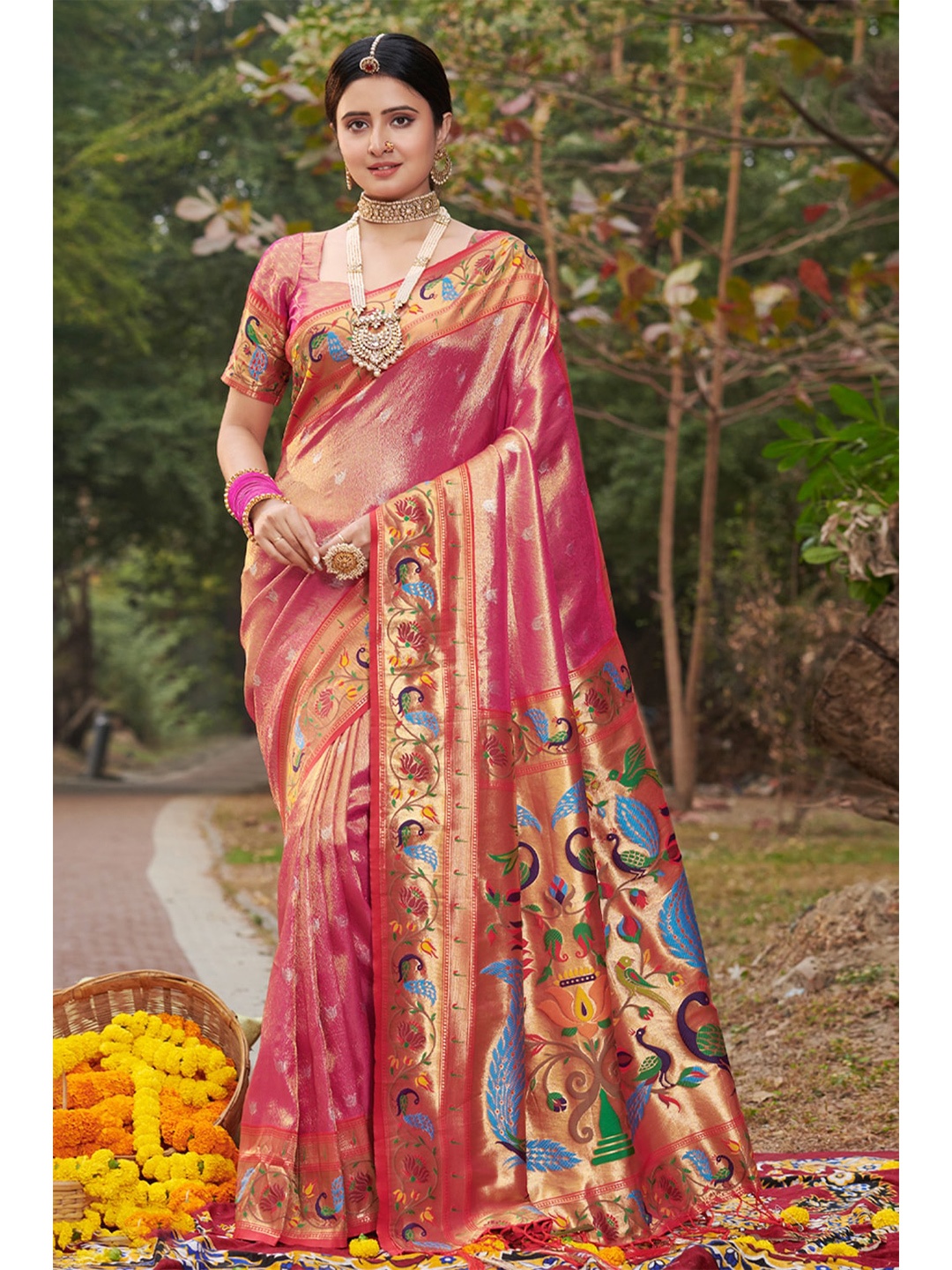 

Exclusiva Woven Design Zari Banarasi Saree, Pink