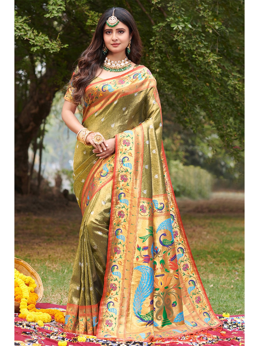

Exclusiva Woven Design Zari Banarasi Saree, Green