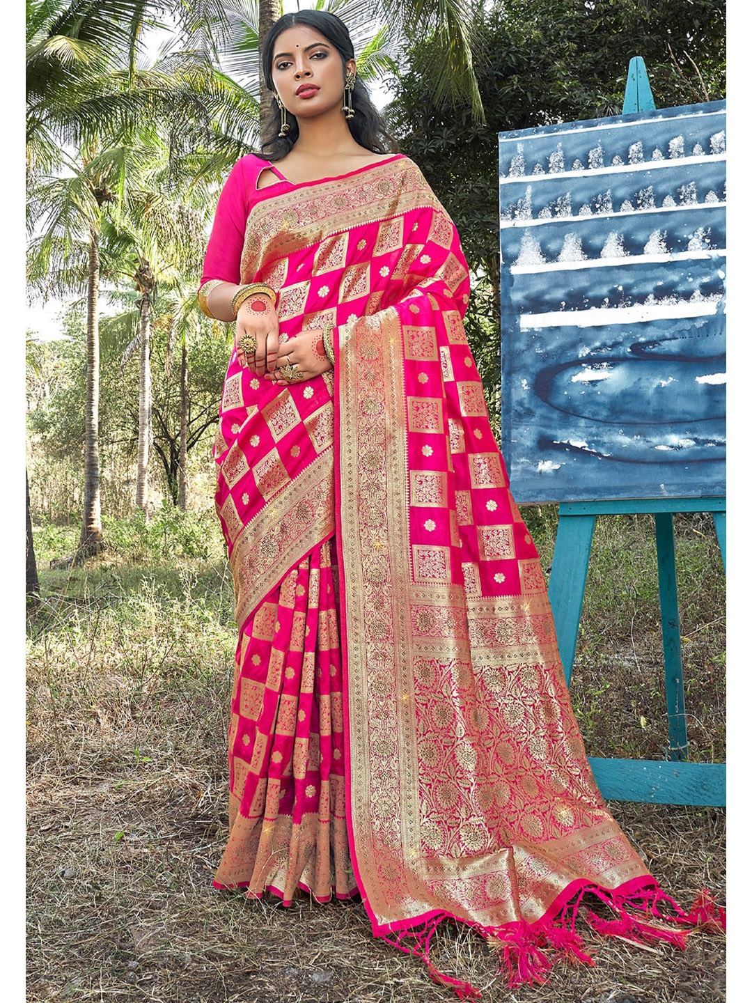

Exclusiva Woven Design Zari Banarasi Saree, Magenta