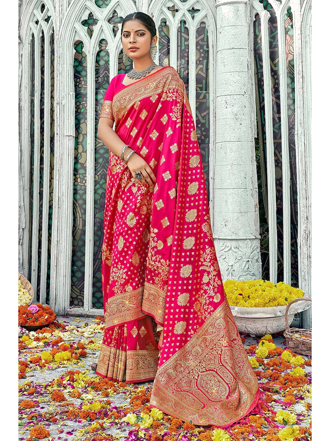 

Exclusiva Woven Design Zari Banarasi Saree, Magenta