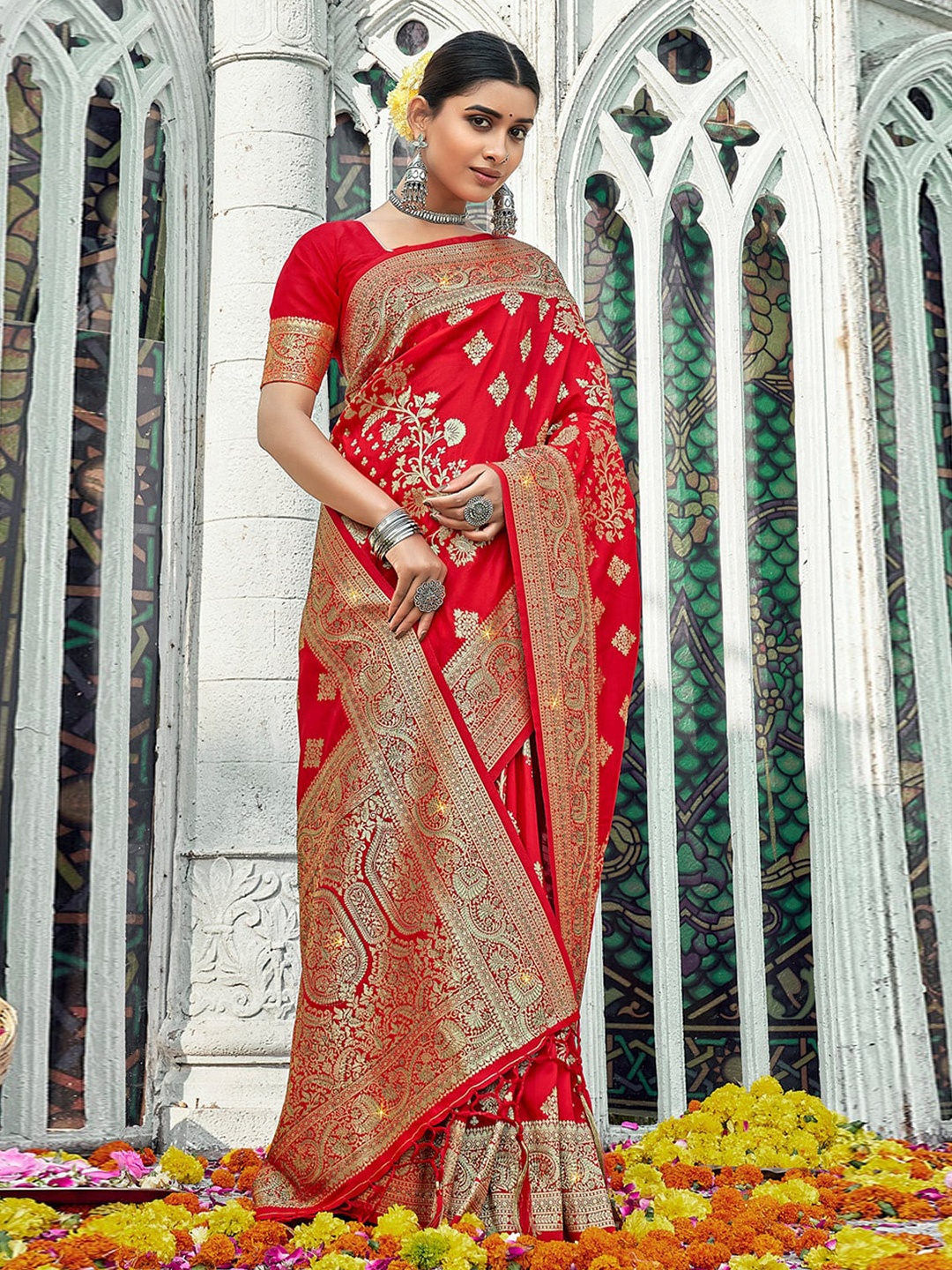 

Exclusiva Woven Design Zari Banarasi Saree, Red