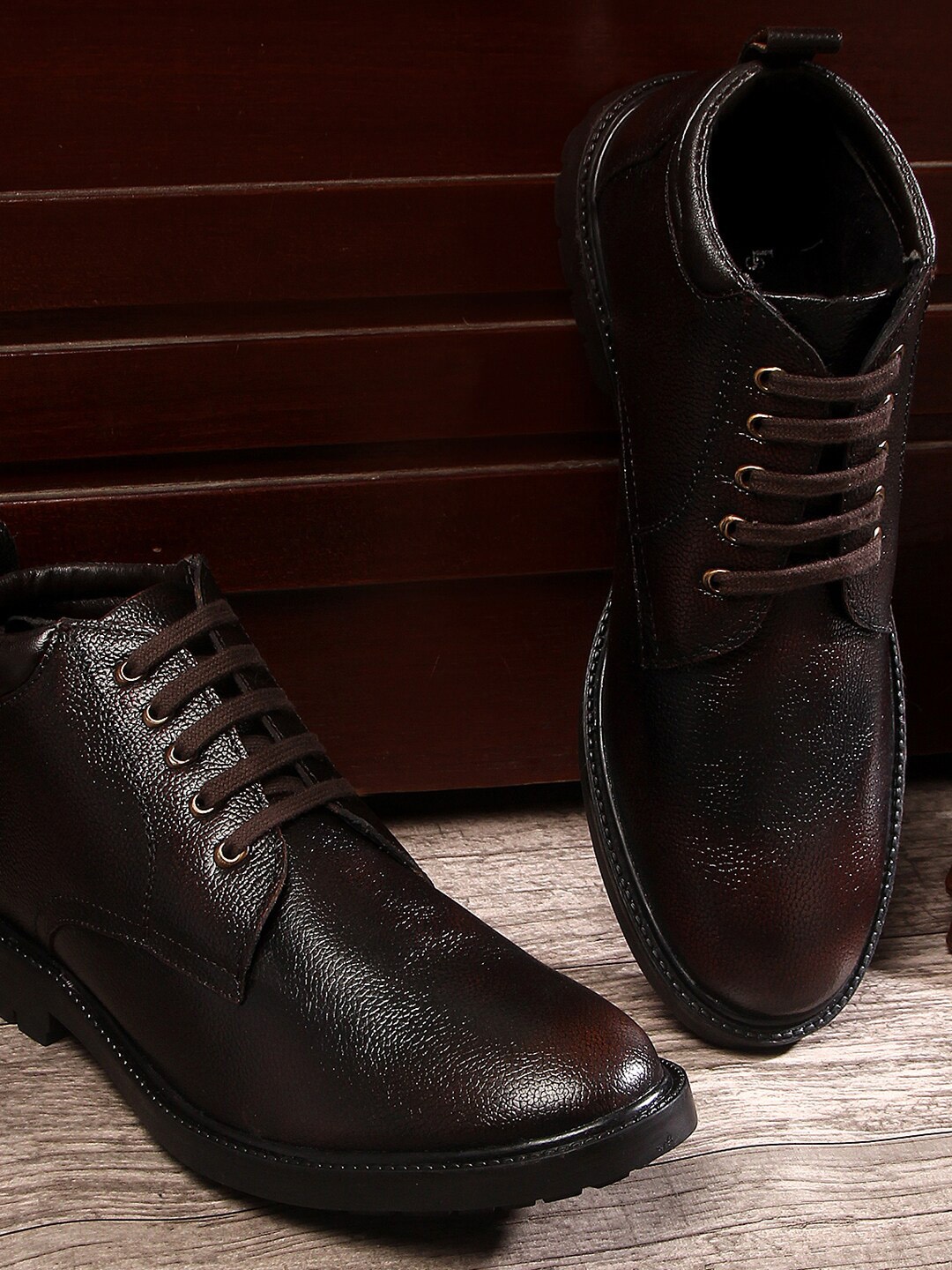

LOUIS STITCH Men Textured Leather Regular Boots, Brown