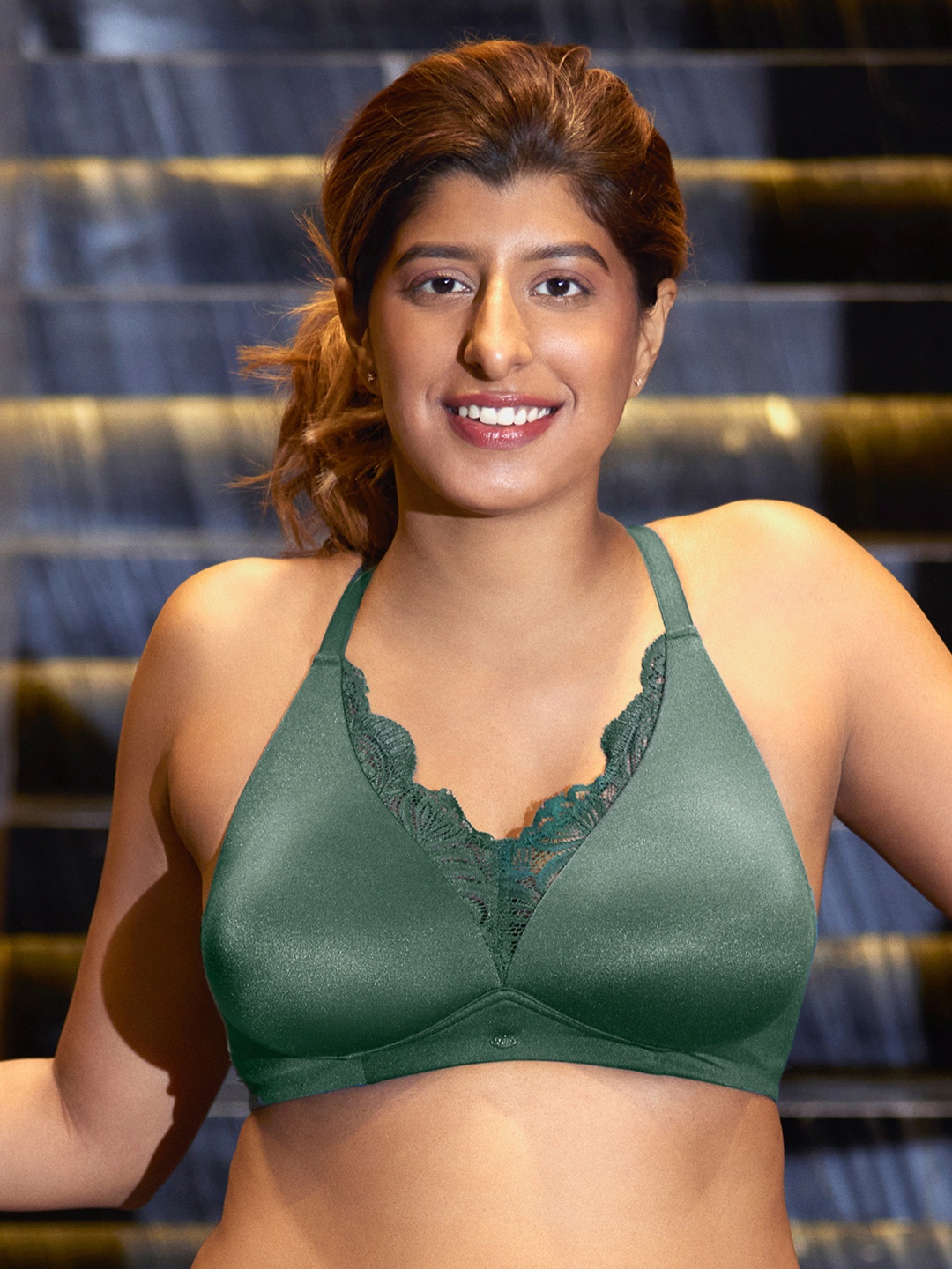 

Soie Non Padded Non Wired Convertible to Racerback Lace Bra, Green