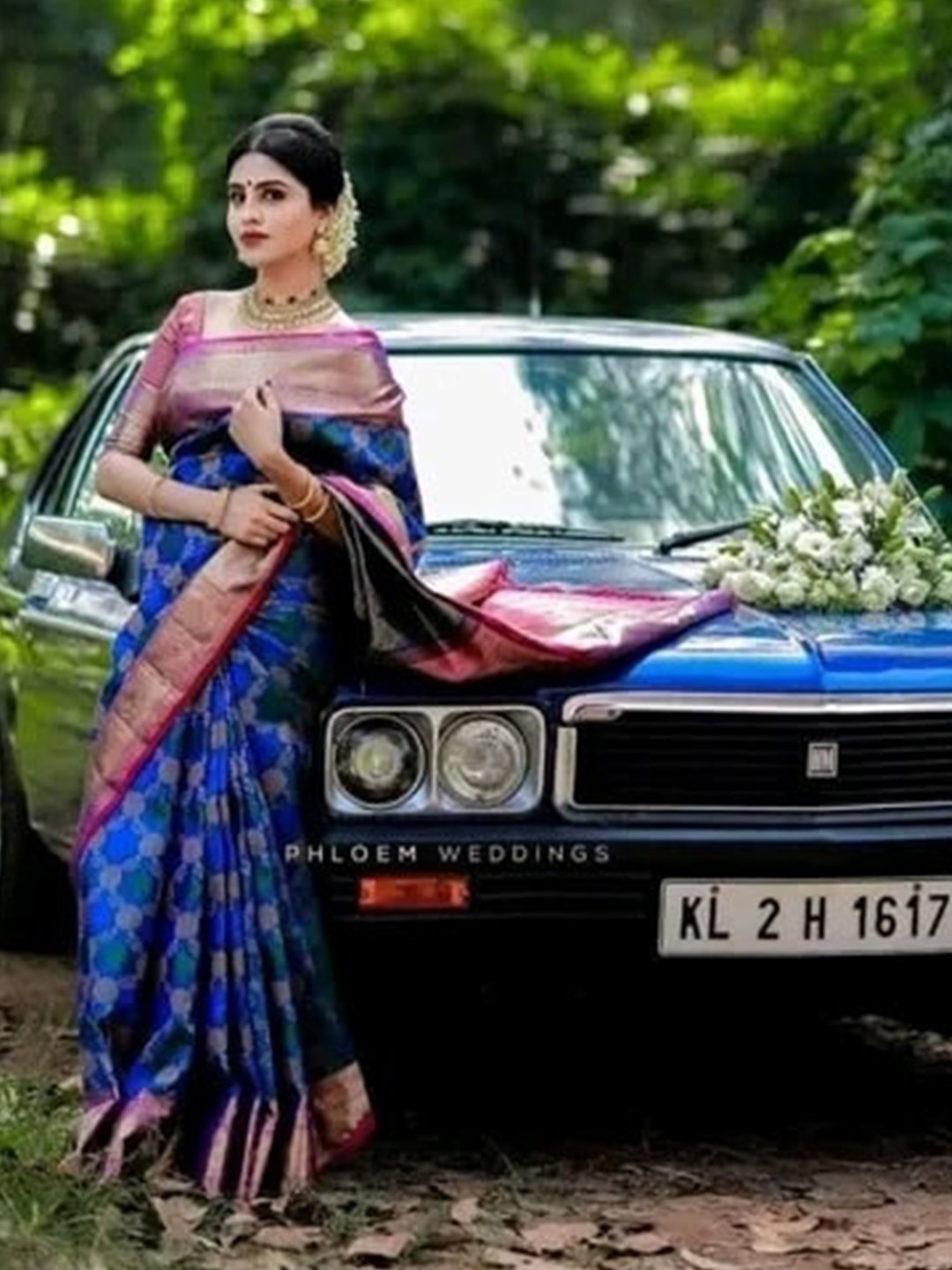 

ORUS Woven Design Zari Silk Blend Kanjeevaram Saree, Blue