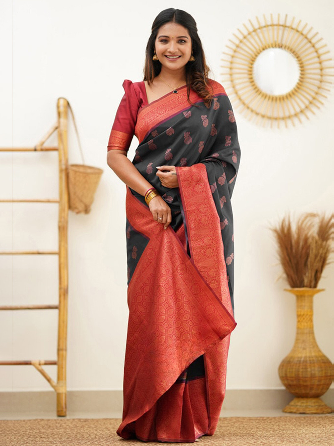 

ORUS Woven Design Zari Silk Blend Kanjeevaram Saree, Black
