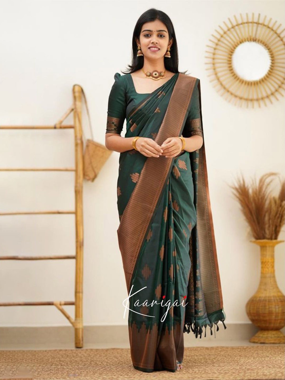 

ORUS Woven Design Zari Silk Blend Kanjeevaram Saree, Green