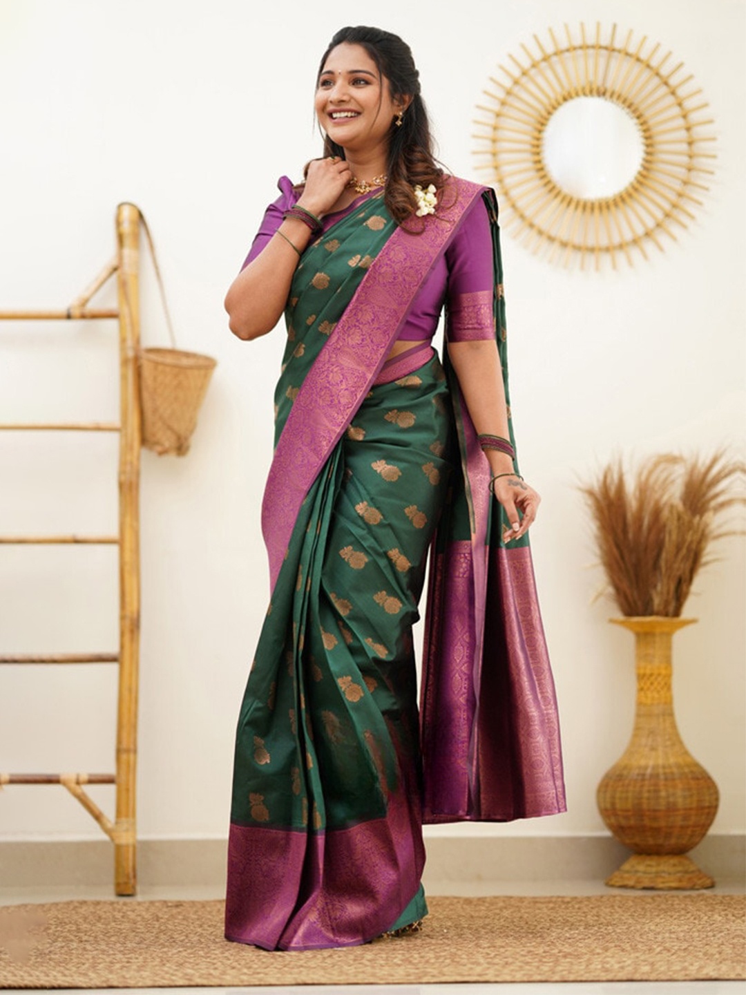 

ORUS Woven Design Zari Silk Blend Kanjeevaram Saree, Green
