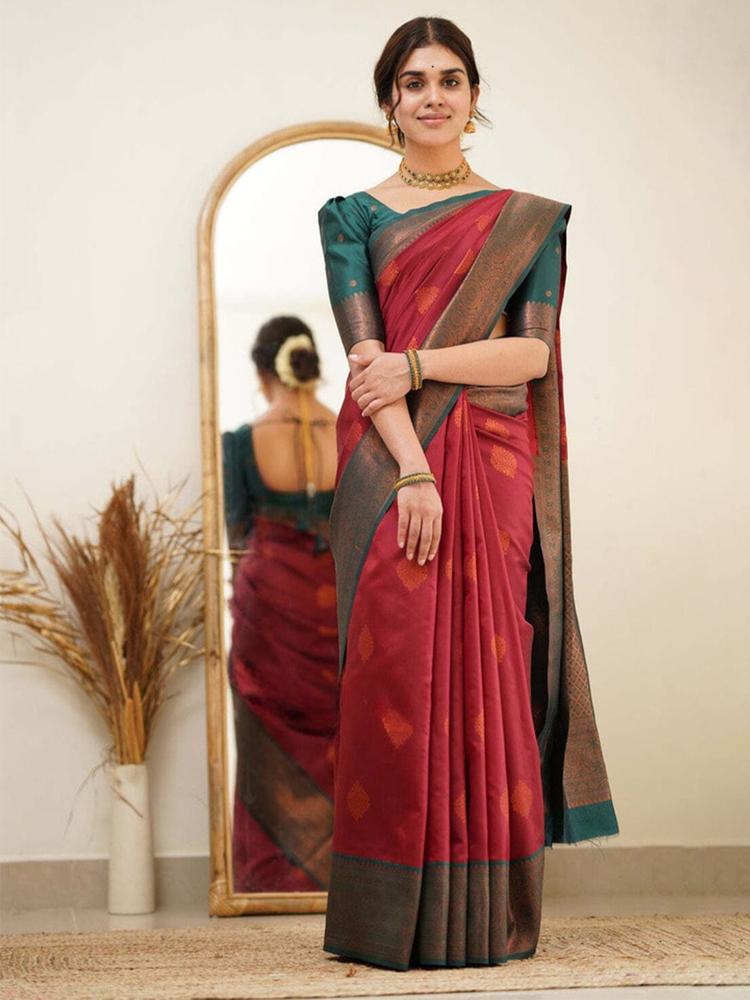 

ORUS Woven Design Zari Silk Blend Kanjeevaram Saree, Maroon