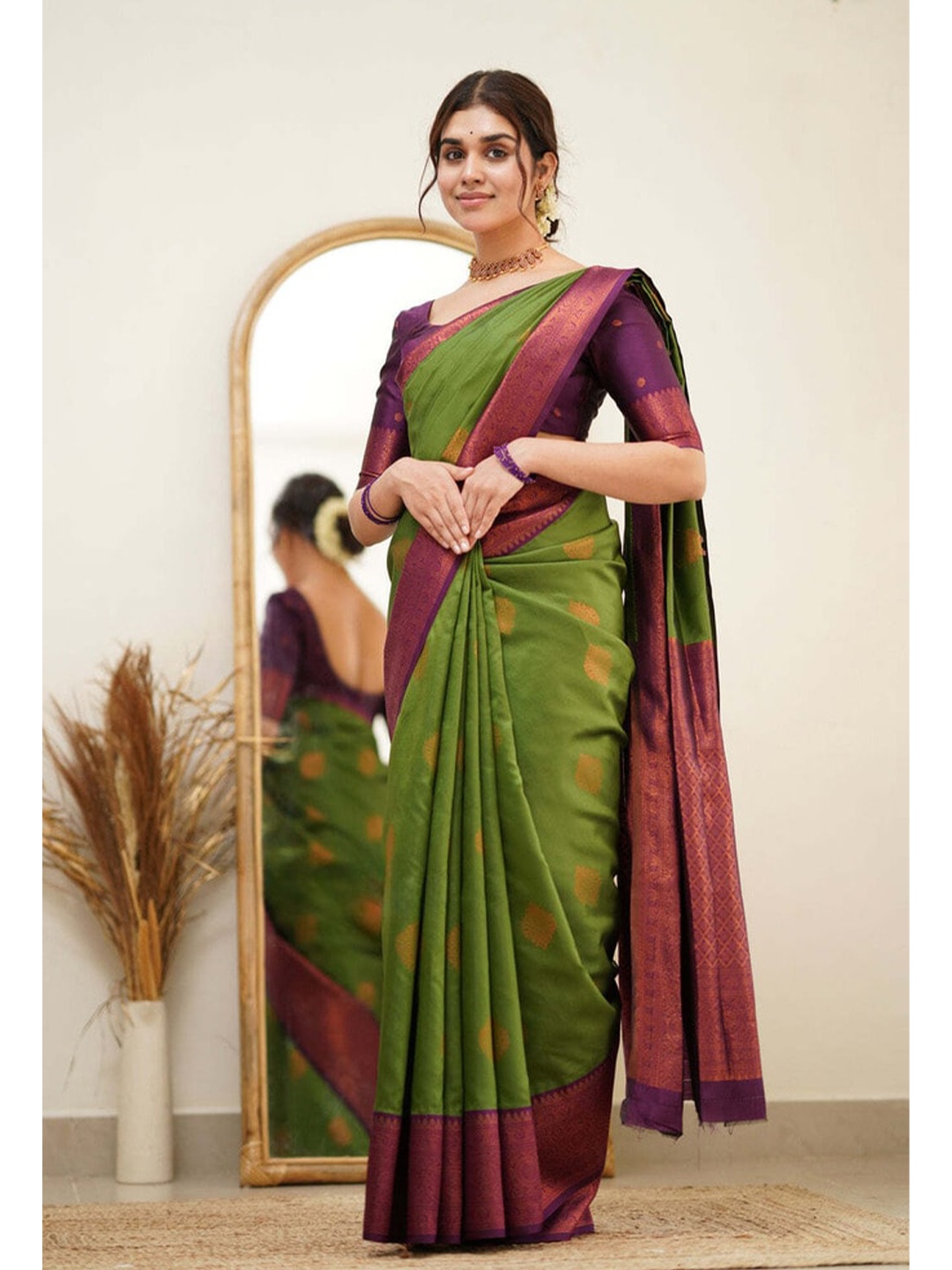 

ORUS Woven Design Zari Ethnic Motifs Kanjeevaram Saree, Purple