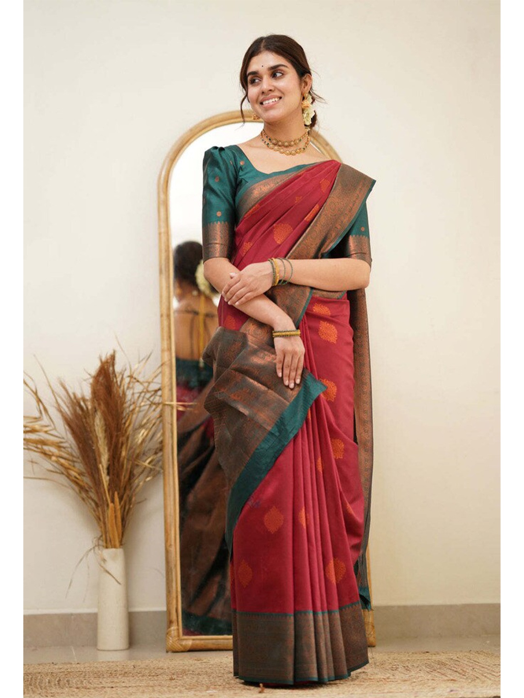 

ORUS Woven Design Zari Ethnic Motifs Kanjeevaram Saree, Maroon