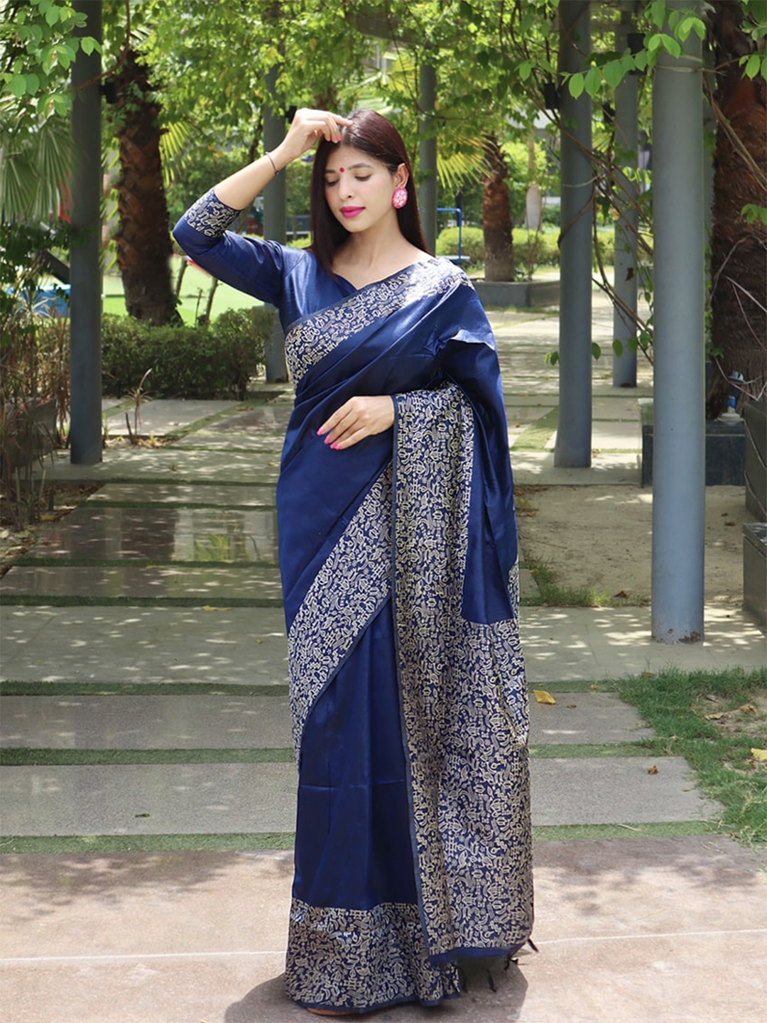 

ORUS Silk Blend Kanjeevaram Saree, Navy blue