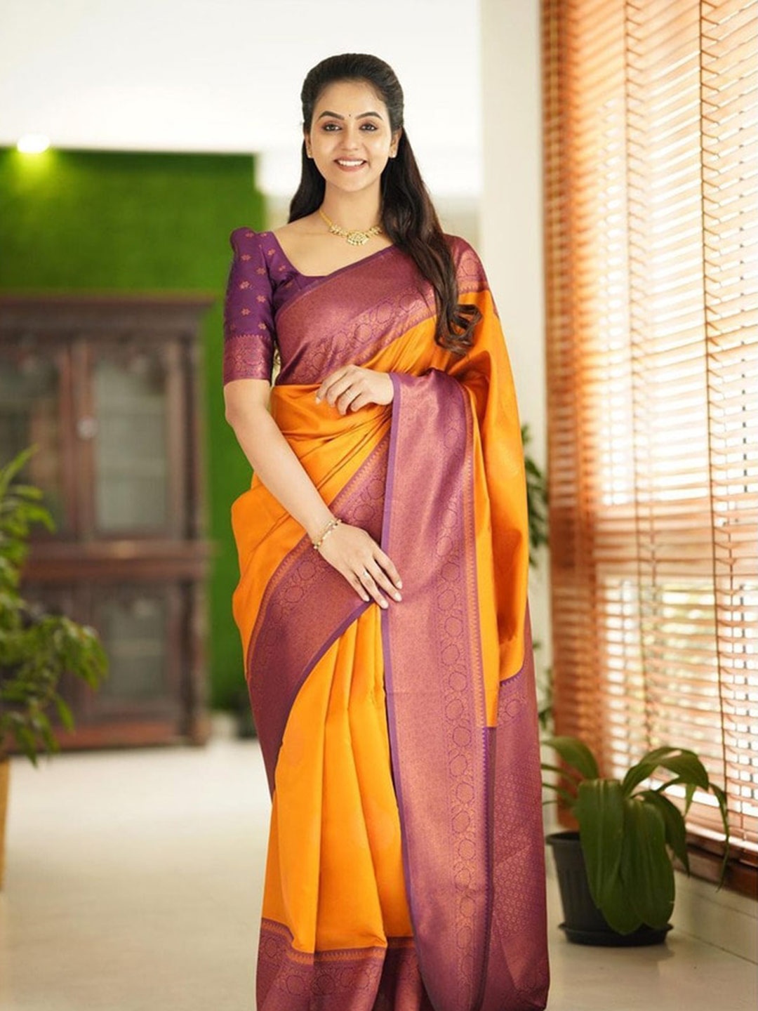 

ORUS Woven Design Zari Silk Blend Kanjeevaram Saree, Orange