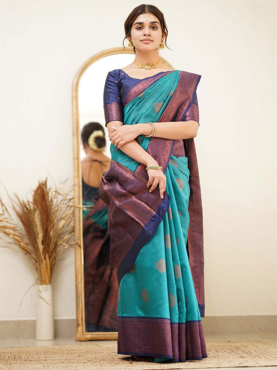 

ORUS Woven Design Zari Silk Blend Kanjeevaram Saree, Blue