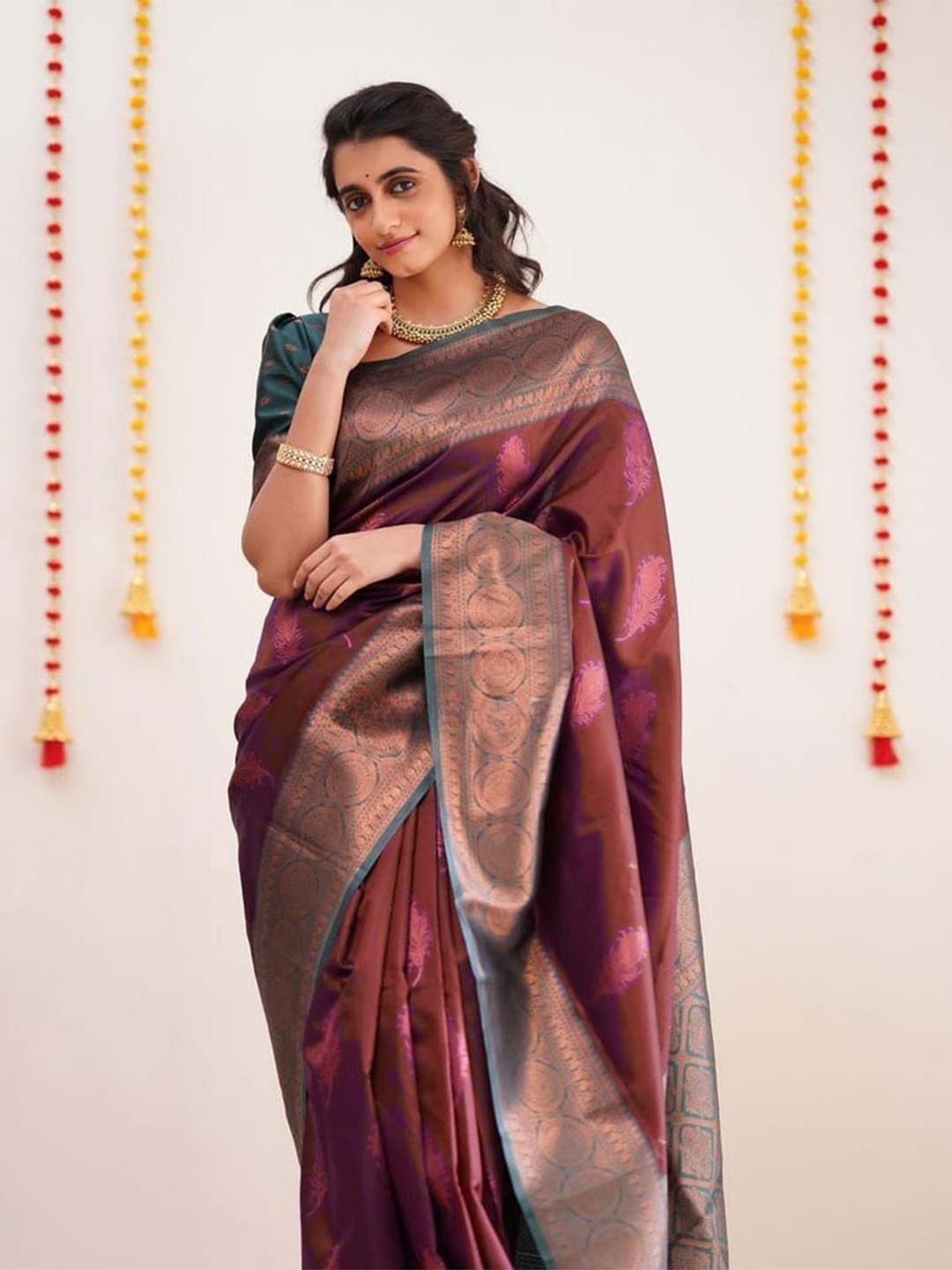 

ORUS Woven Design Zari Silk Blend Kanjeevaram Saree, Maroon