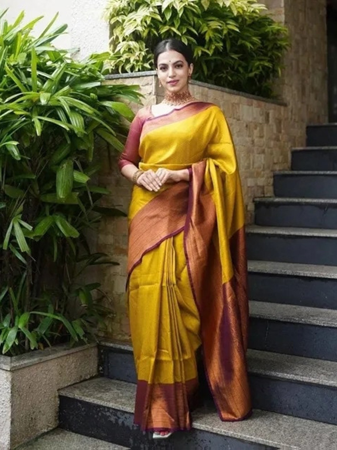 

ORUS Woven Design Zari Silk Blend Kanjeevaram Saree, Mustard