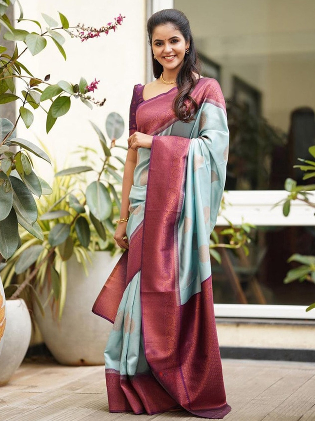 

ORUS Woven Design Zari Silk Blend Kanjeevaram Saree, Blue