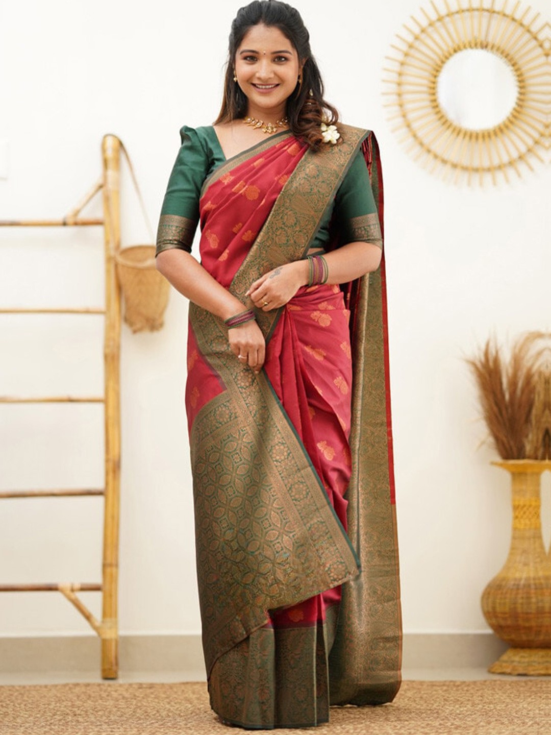 

ORUS Woven Design Zari Silk Blend Kanjeevaram Saree, Red