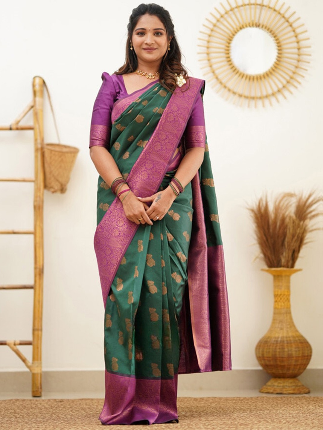 

ORUS Woven Design Zari Silk Blend Kanjeevaram Saree, Green