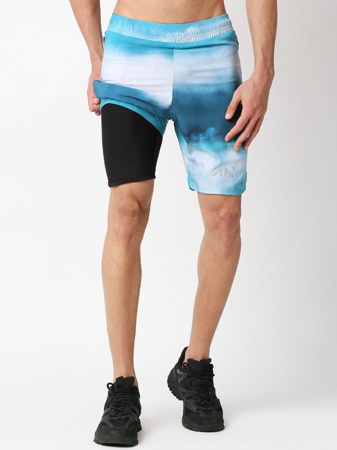 

AESTHETIC NATION Men Ombre Printed Slim Fit Rapid-Dry Training or Gym Sports Shorts, Blue