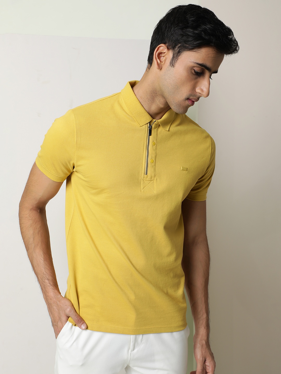 

RARE RABBIT Men Rings-4 Slim Fit Solid Polo Collar T-Shirt, Yellow