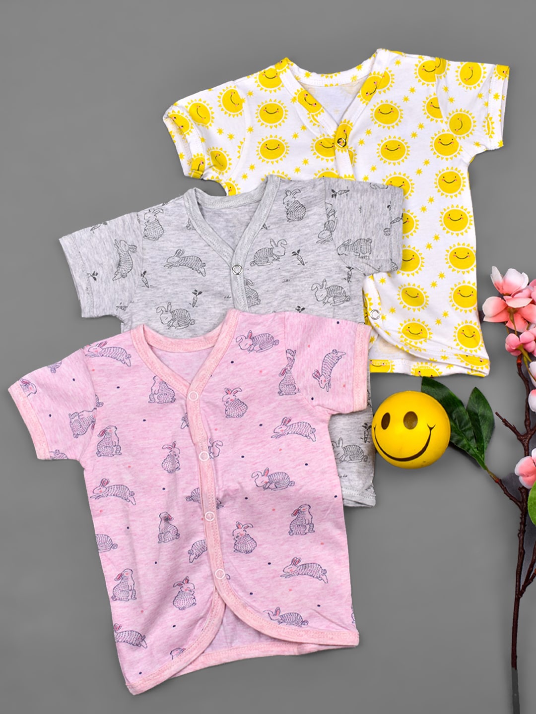 

Moms Home Kids Pack of 3 Printed V-Neck Organic Cotton T-shirt, Yellow