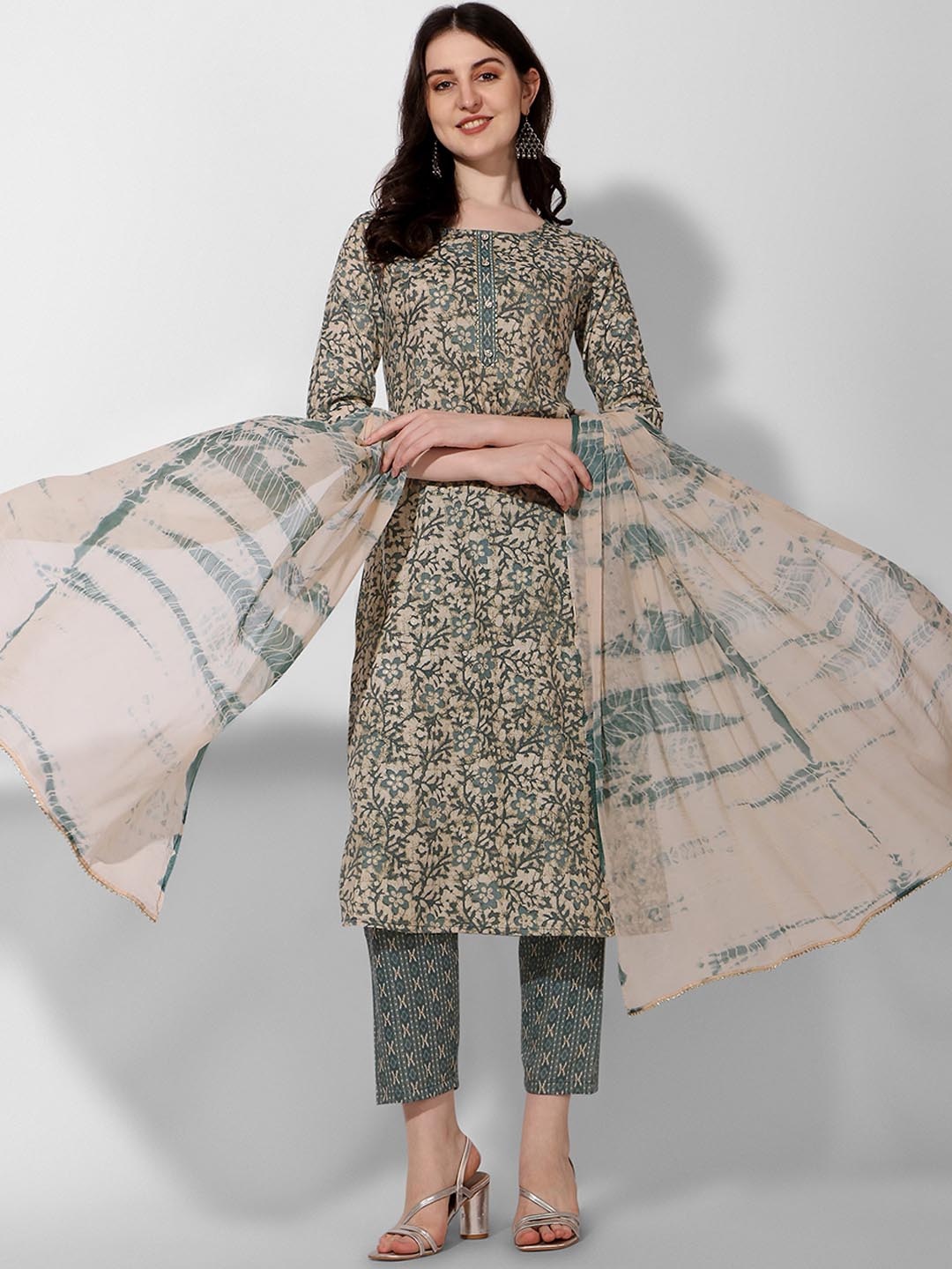 

Berrylicious Floral Printed Kurta with Trousers & Dupatta, Green