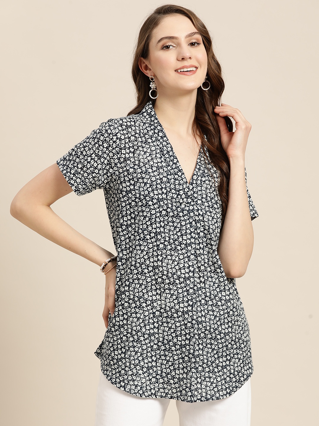 

Qurvii Floral Printed Longline Top, Navy blue