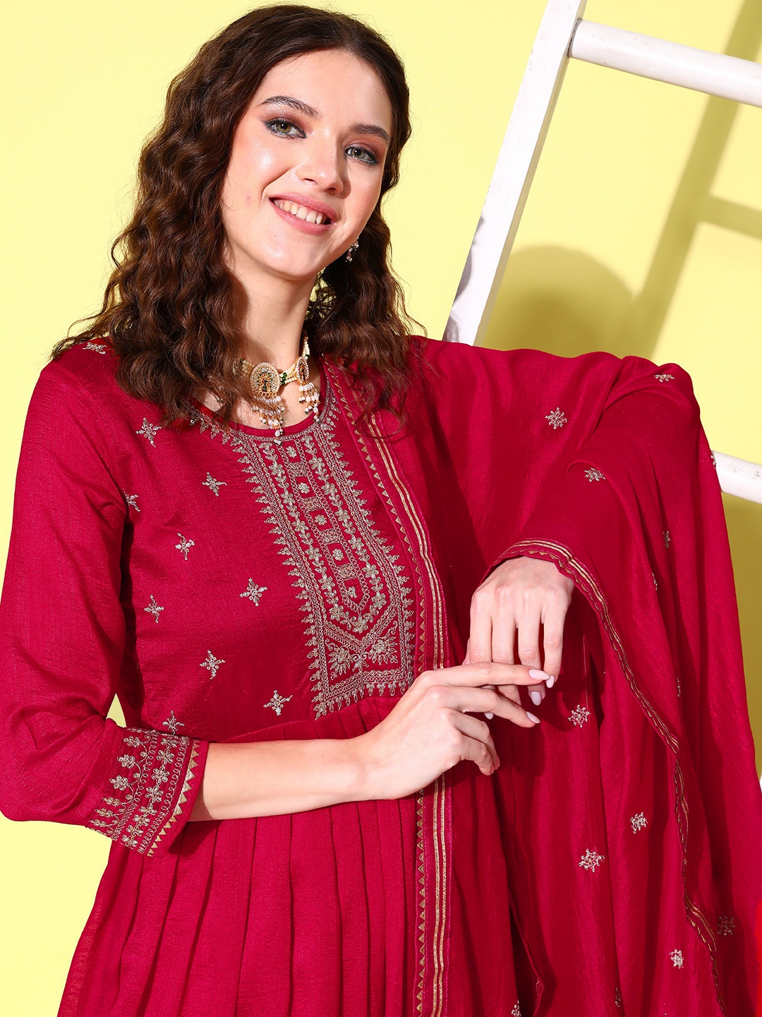 

Kvsfab Floral Embroidered Kurta With Trousers & Dupatta, Red