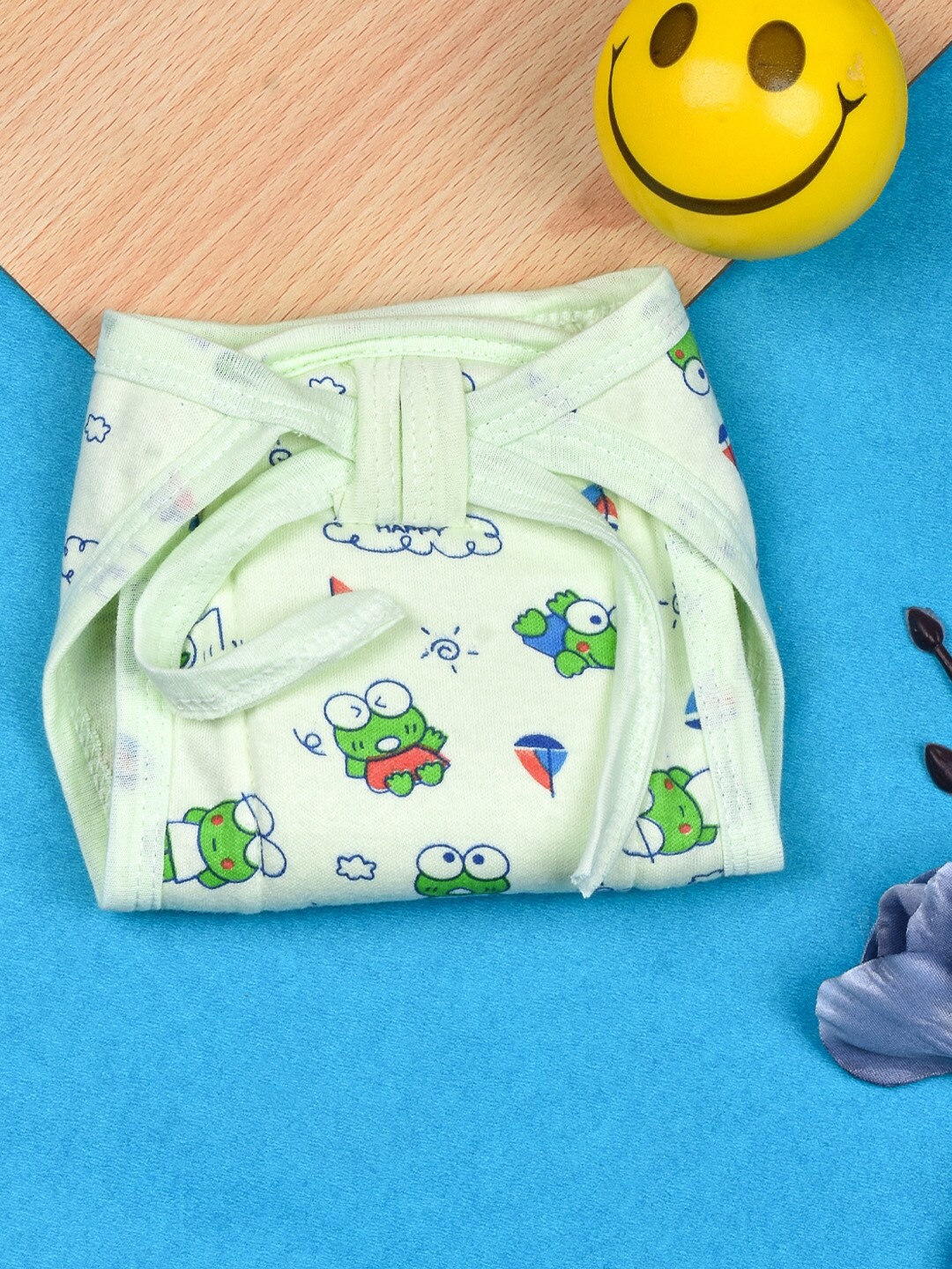 

Moms Home Infants Printed Cotton Cushioned Nappy, Green