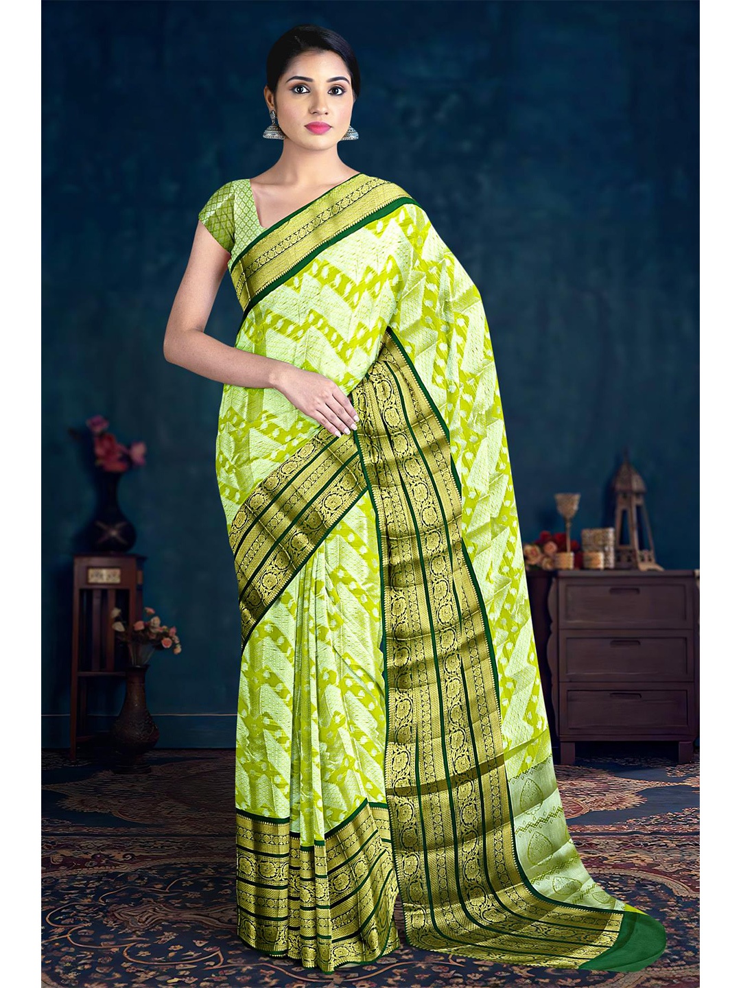 

Kalamandir Woven Design Zari Saree, Green
