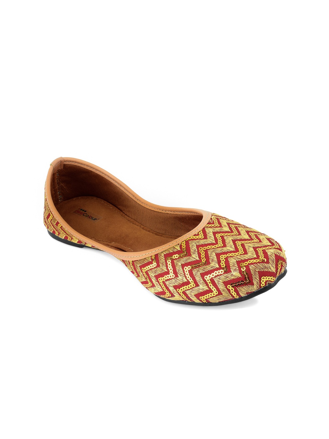 

DESI COLOUR Women Embroidered Mojaris, Maroon