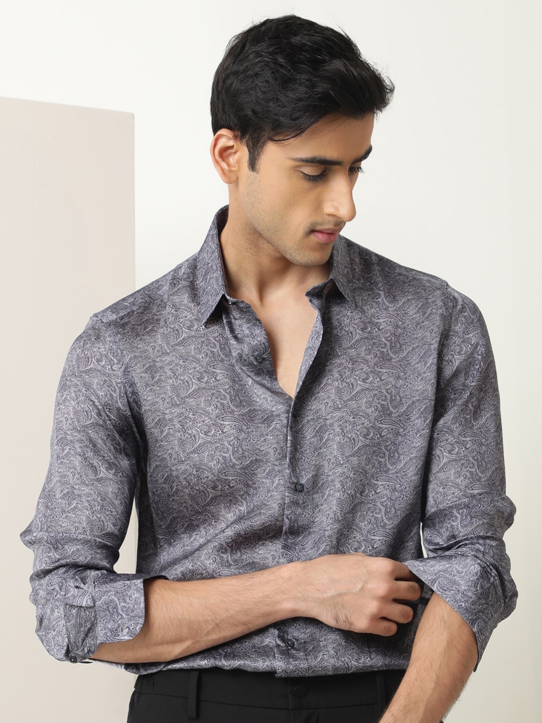 

RARE RABBIT Men Uno Slim Fit Ethnic Motifs Printed Cotton Shirt, Grey
