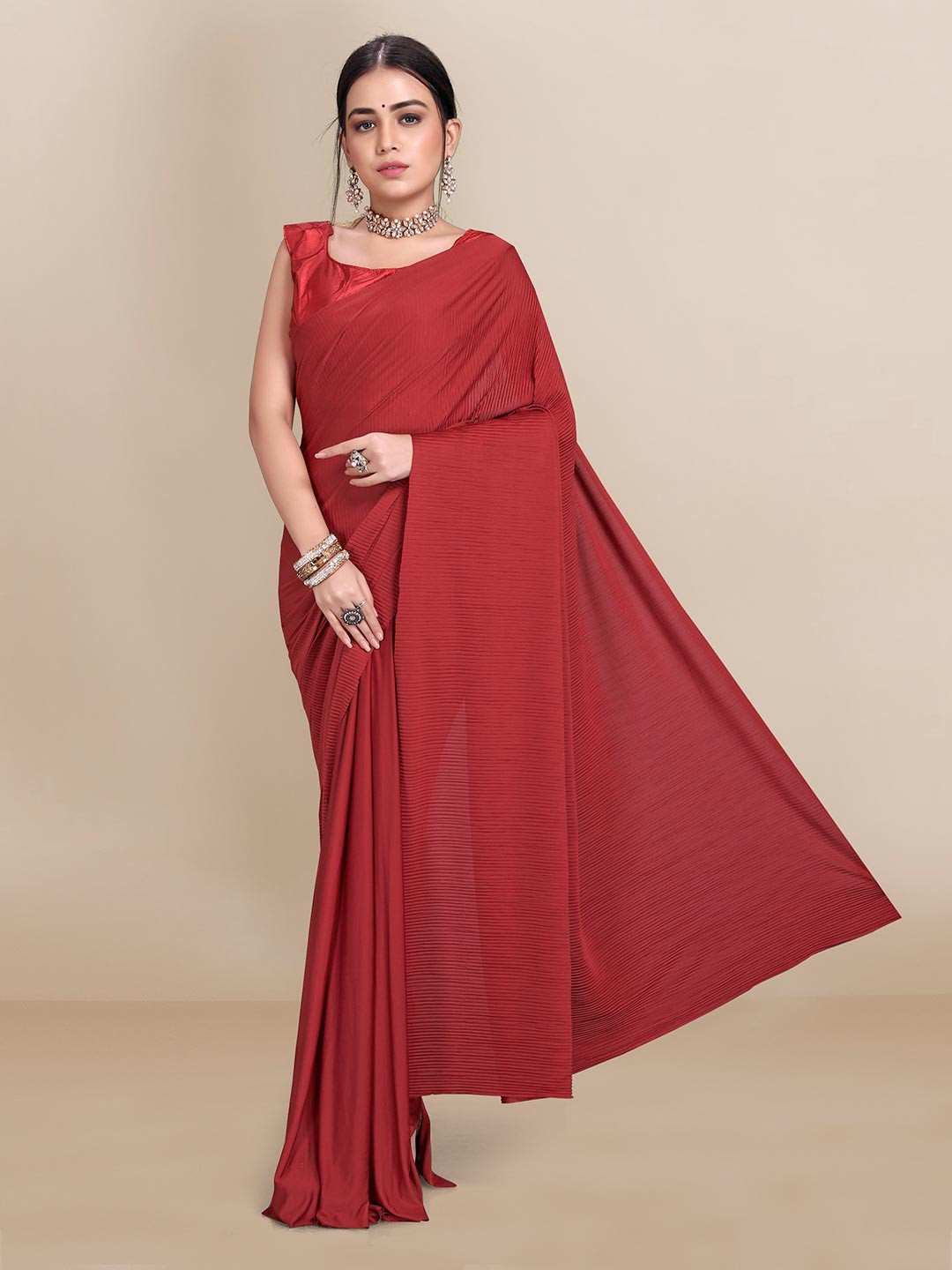 

VAIRAGEE Accordion Pleated Saree, Red