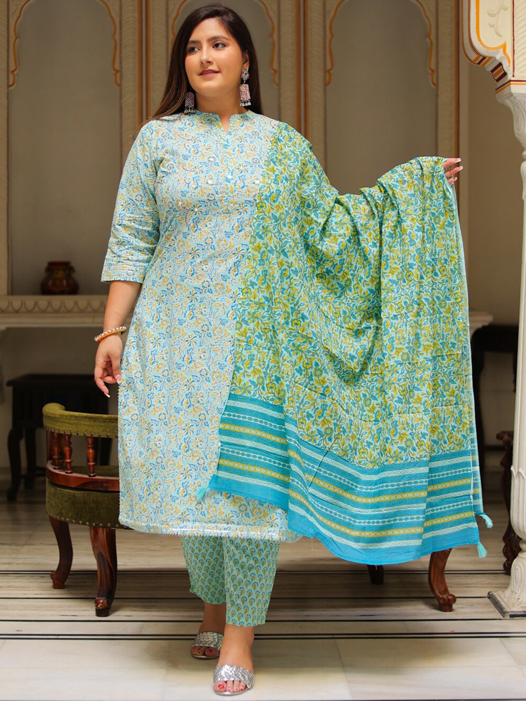 

YASH GALLERY Plus Size Floral Printed Pure Cotton Kurta with Trousers & Dupatta, Green