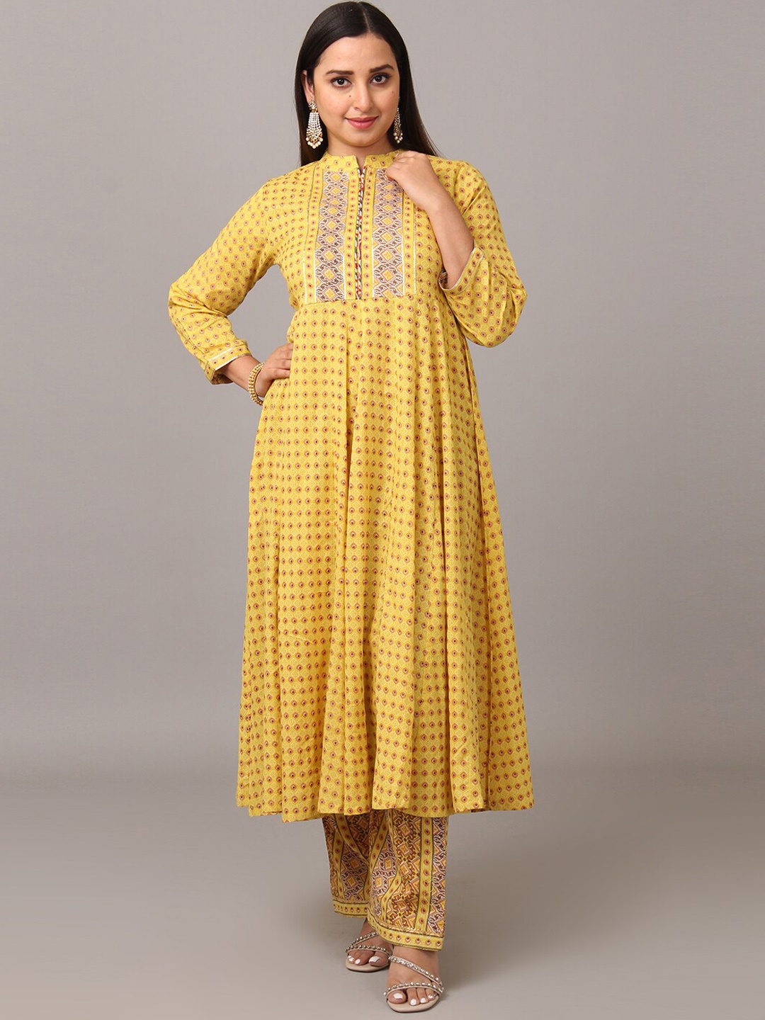 

NAYRA Women Floral Printed Gotta Patti Anarkali Pure Cotton Kurta With Trousers, Yellow