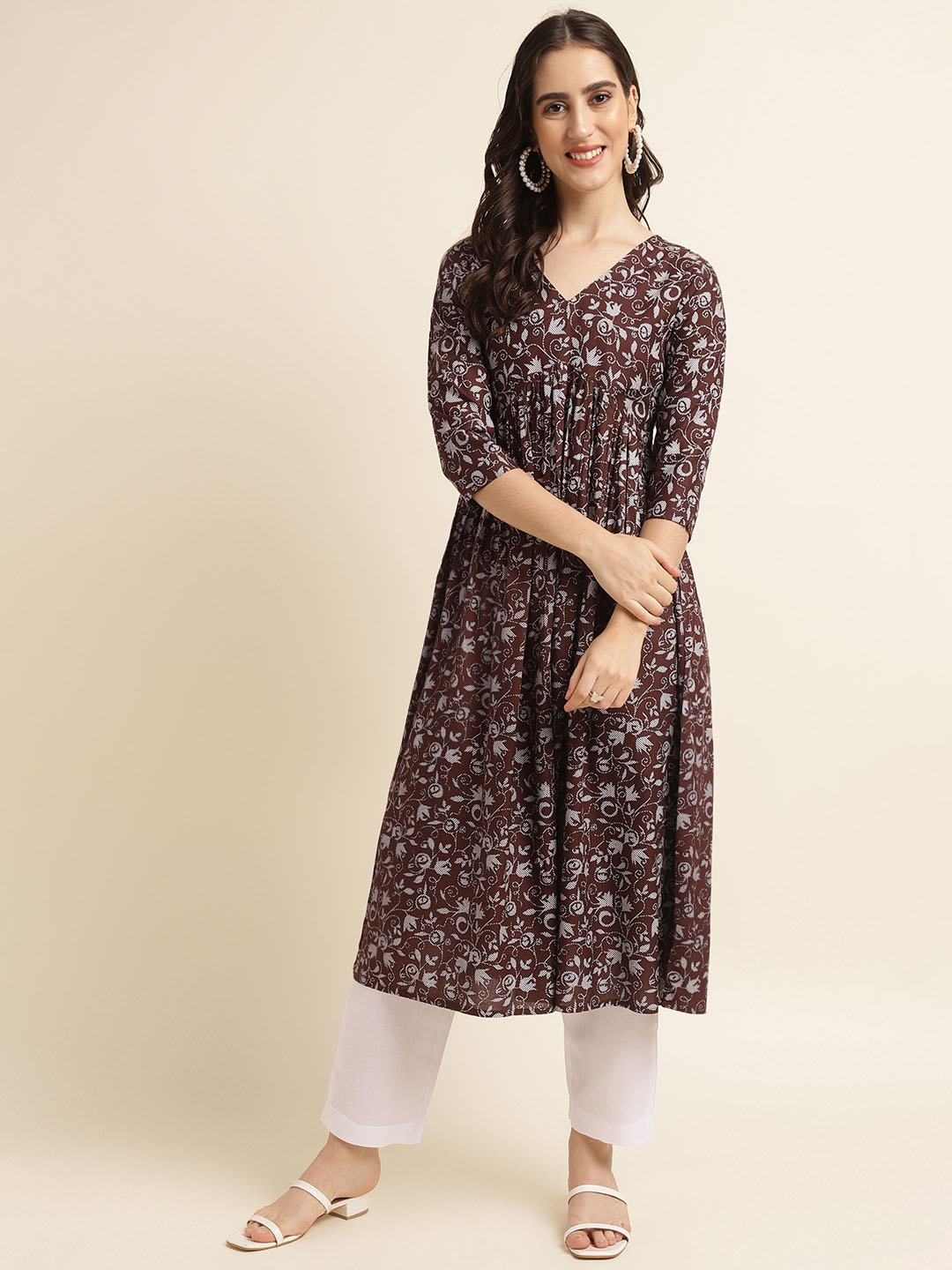 

Fabclub Women Ethnic Motifs Printed V-Neck Anarkali Pleated Kurta, Maroon
