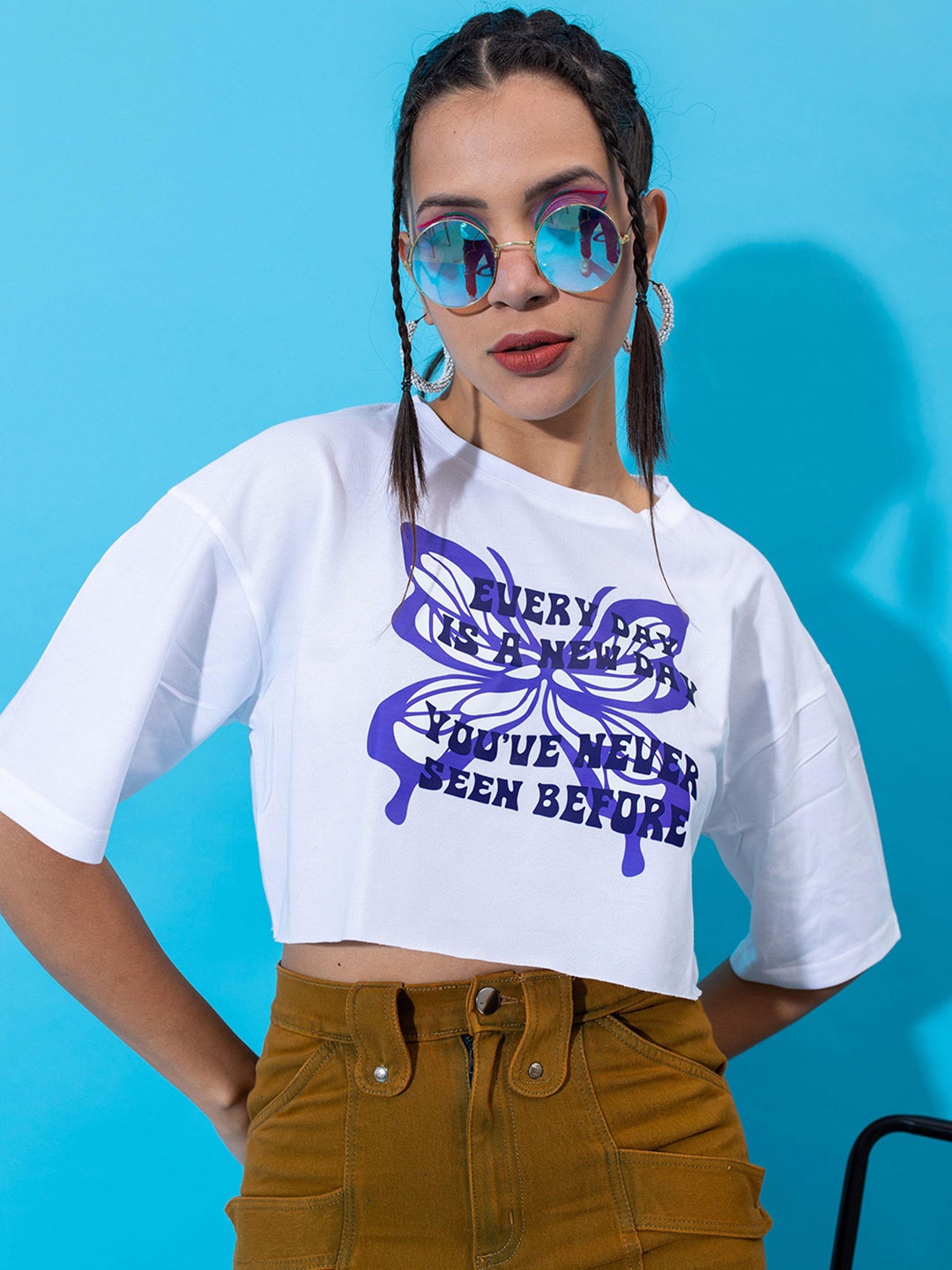 

Stylecast X Hersheinbox White Typography Printed Boxy Top