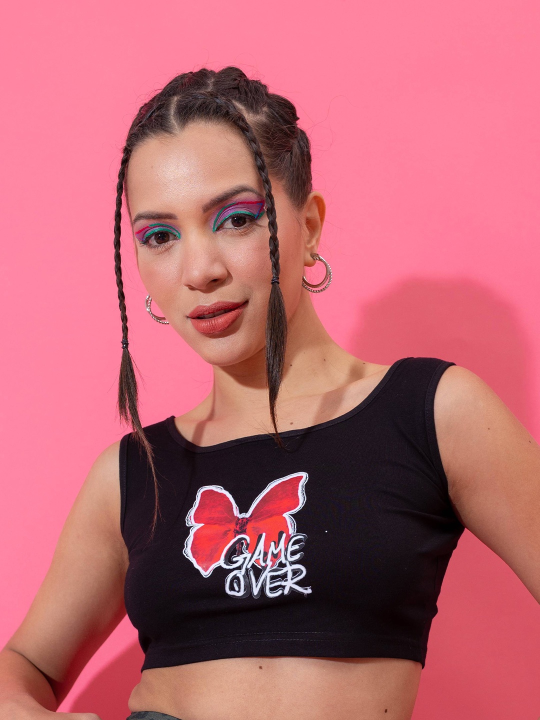 

Stylecast X Hersheinbox Black and Red Sleeveless Graphic Print Crop Cotton Top