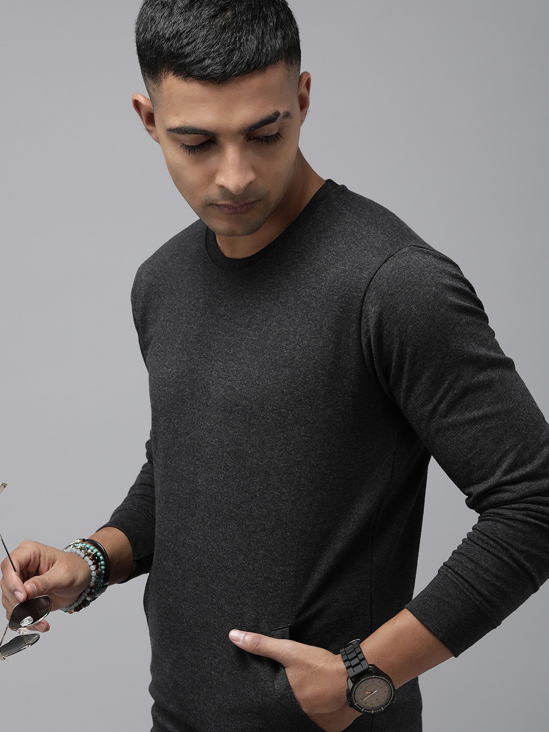 

Roadster Men Solid Sweatshirt, Charcoal