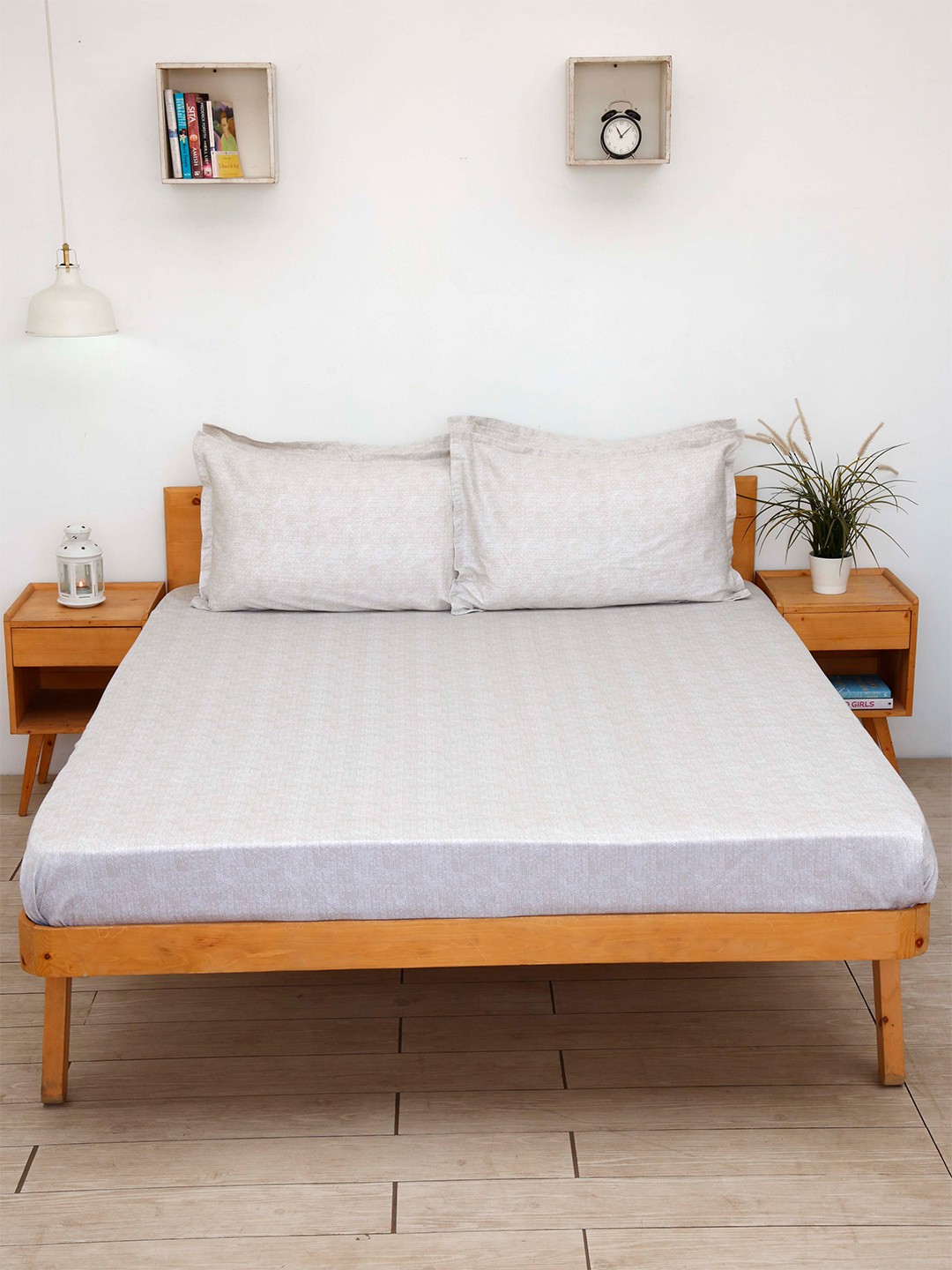 

Ariana Beige 260 TC Flat Pure Cotton King Bedsheet with 2 Pillow Covers