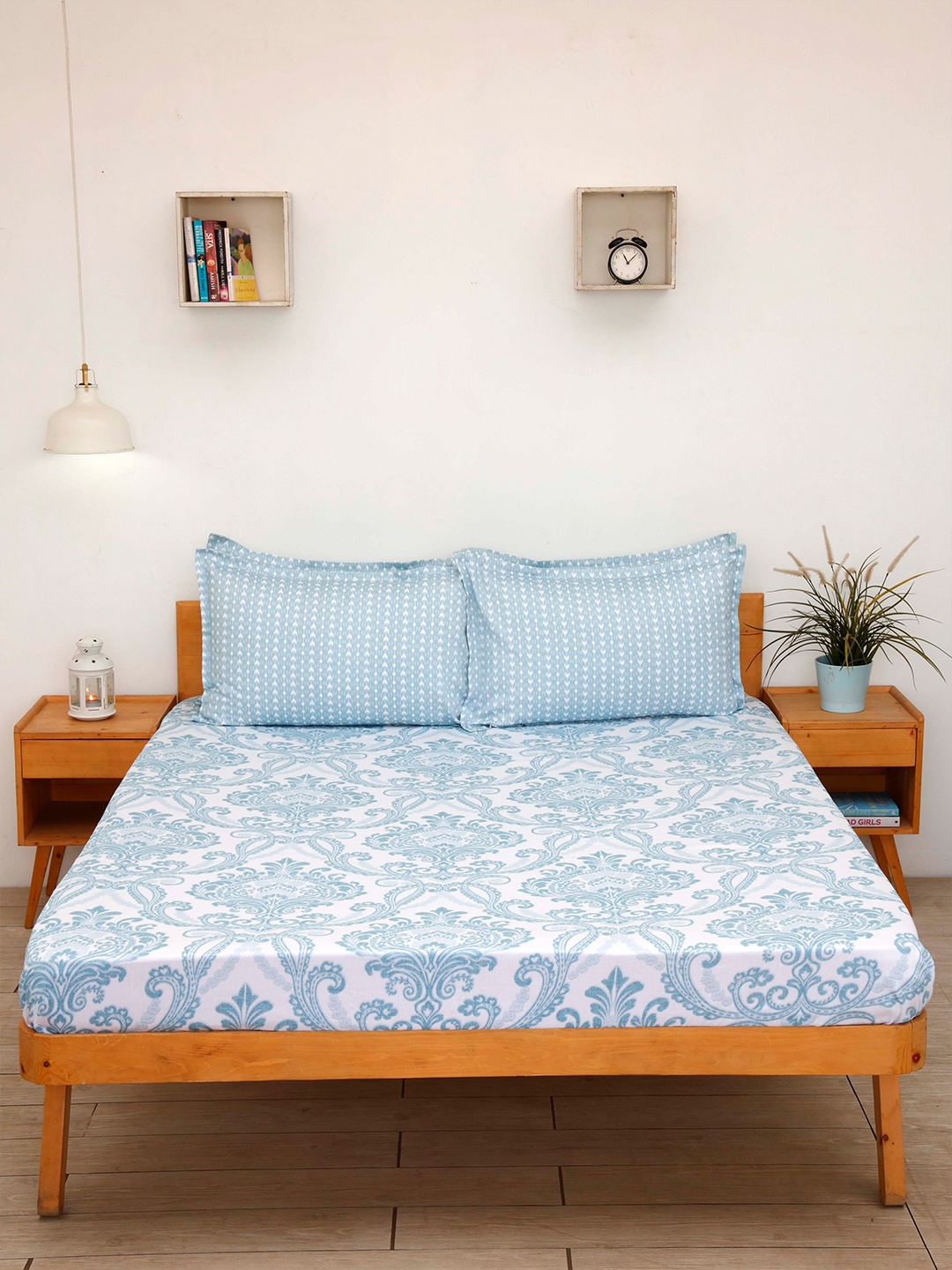 

Ariana White & Blue Ethnic Motifs 260 TC Flat Pure Cotton King Bedsheet & 2 Pillow Covers