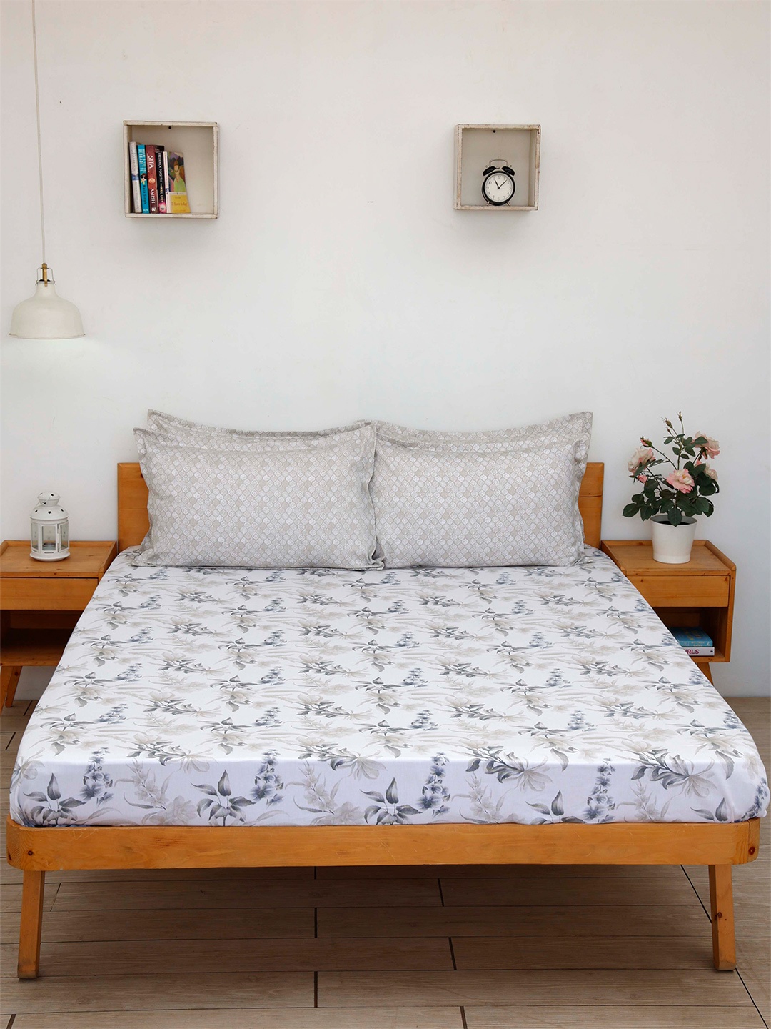 

Ariana Beige & White Floral 260 TC Flat Pure Cotton King Bedsheet with 2 Pillow Covers
