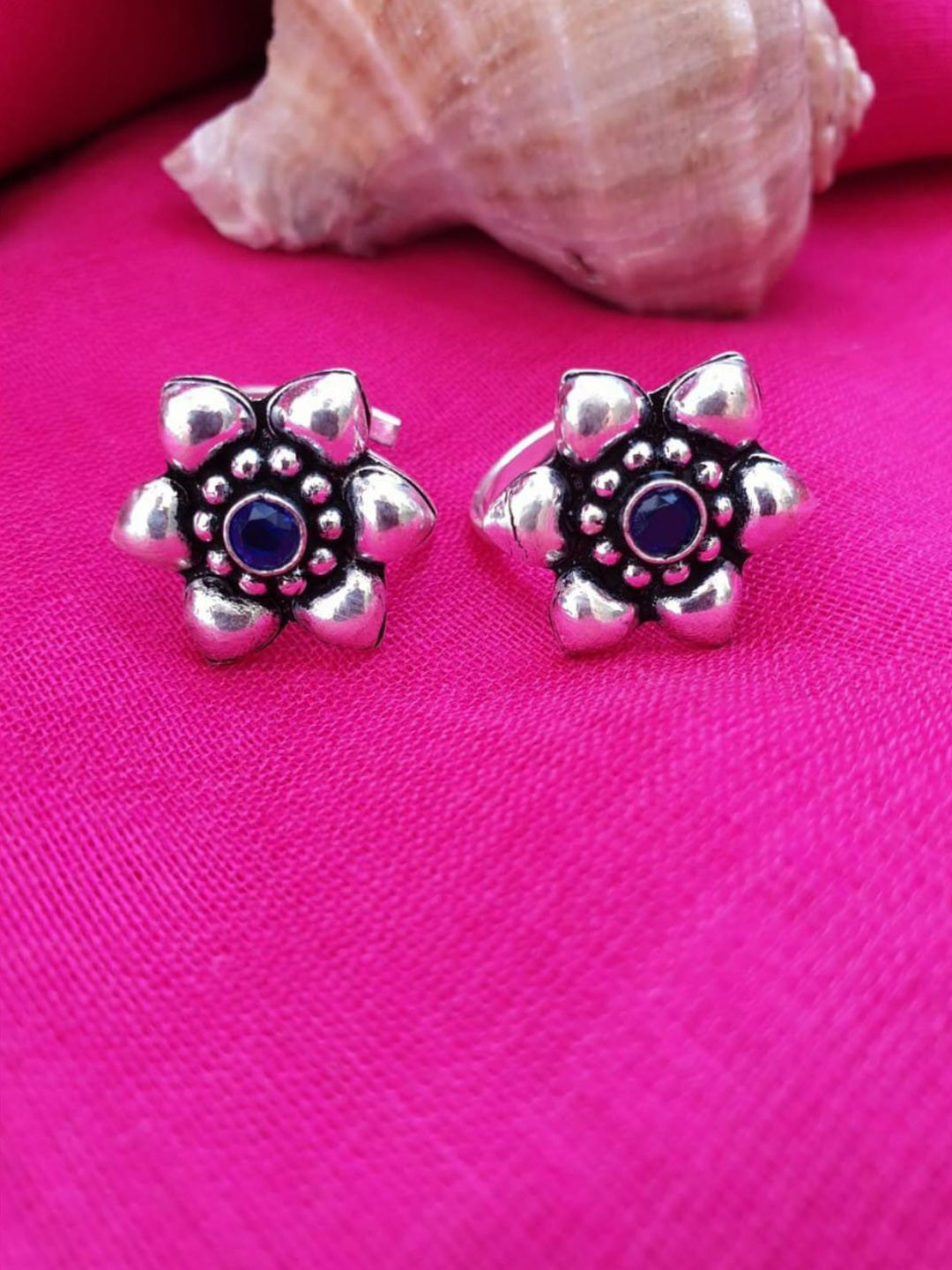 

FIROZA Set Of 2 Oxidized Stone Studded Toe Rings, Blue