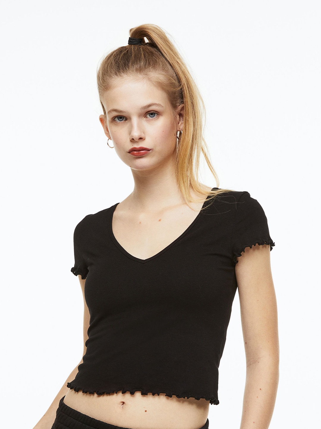 

H&M Women V-Neck Cropped Top, Black