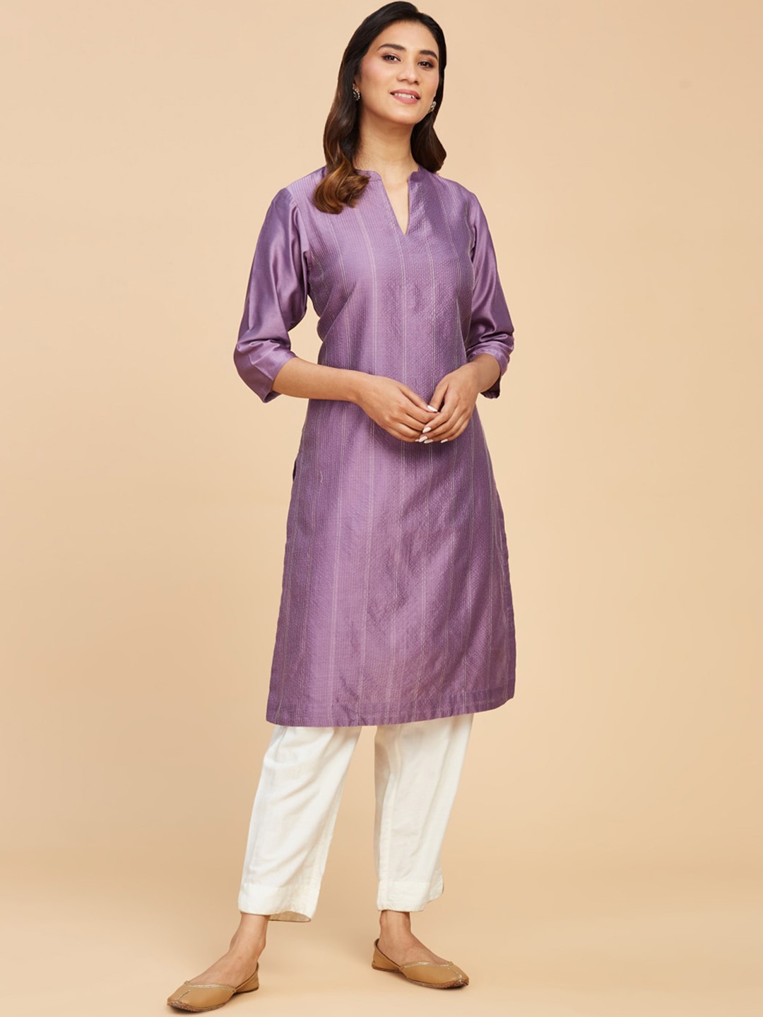 

Fabindia Women Striped Thread Work Cotton Silk Kurta, Purple
