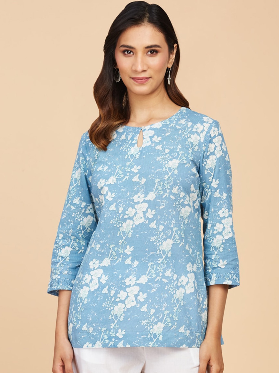 

Fabindia Keyhole Neck Floral Printed Short Kurta, Blue