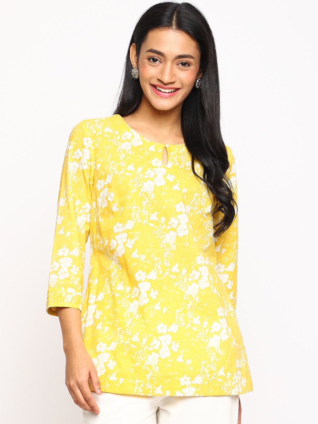 

Fabindia Keyhole Neck Floral Printed Stright Kurta, Yellow