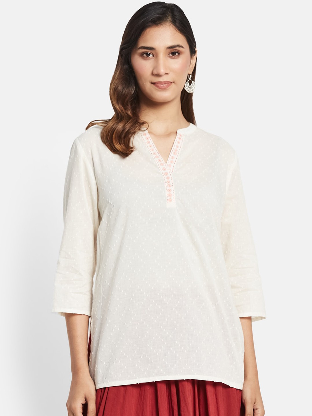 

Fabindia Self Design Dobby Print Pure Cotton Tunic, Off white